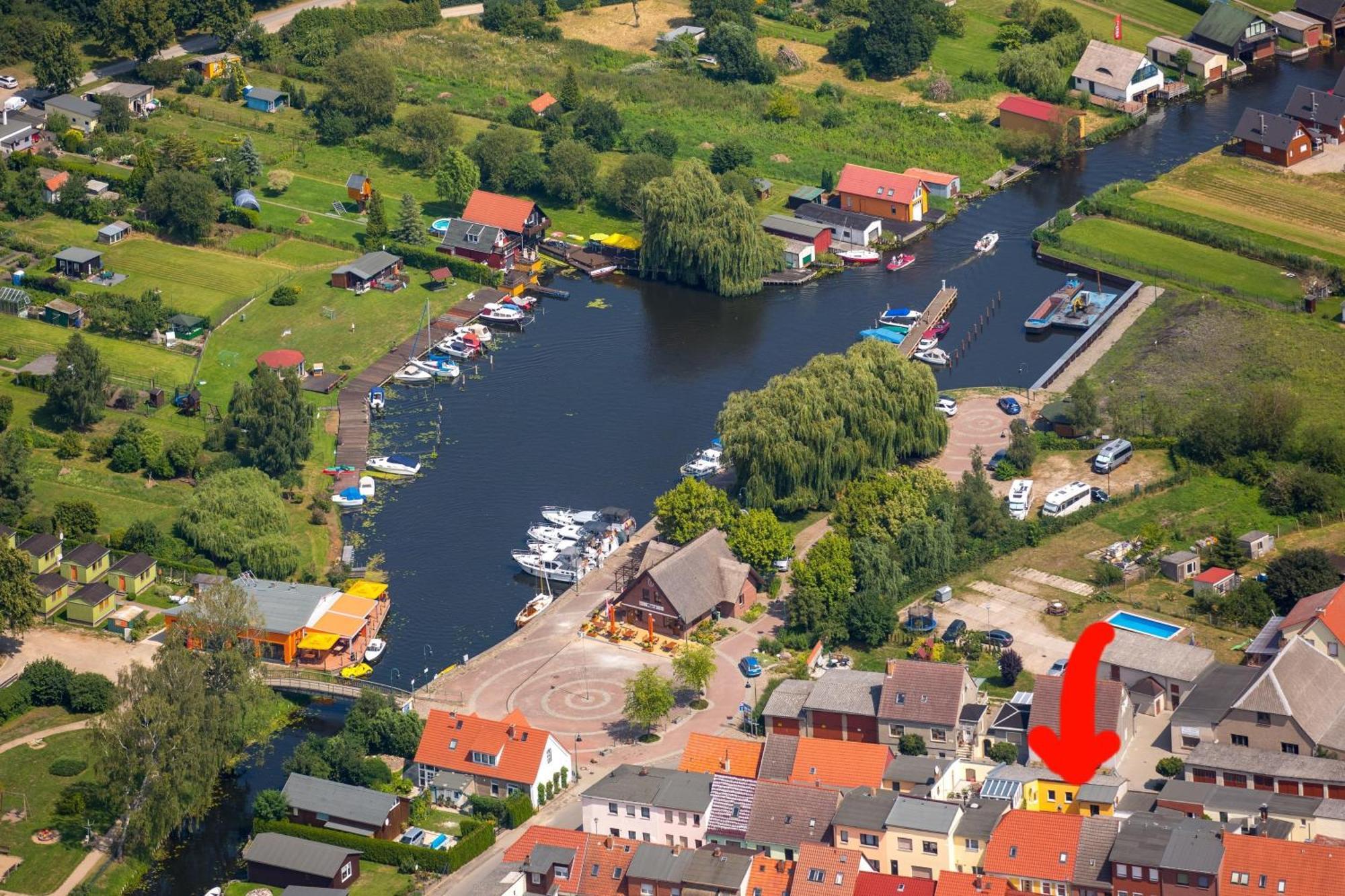 Ferienwohnung Neukalen Bagian luar foto